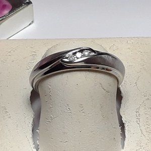 .05cttw Natural 3 Diamond brushed & Polished 10Kt WG angled Keepsake Band #17103
